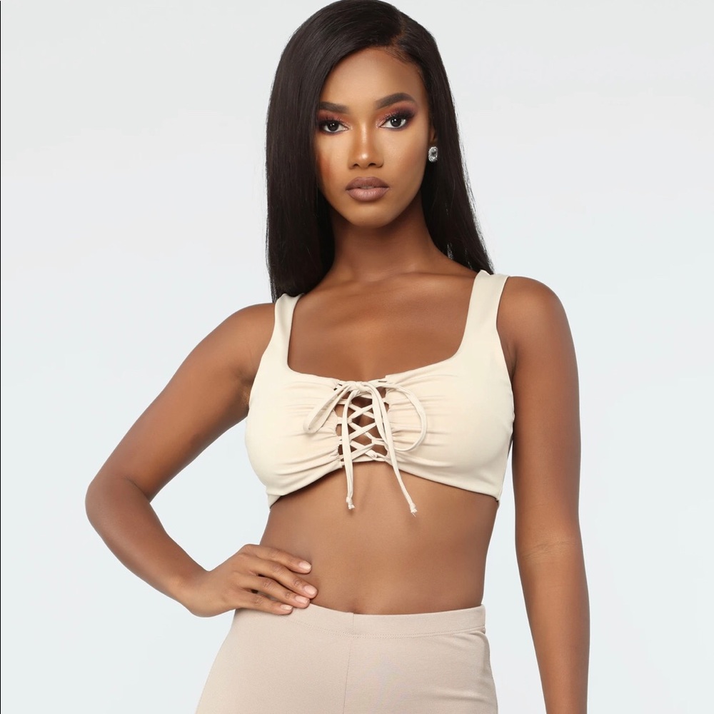 💸Final Sale💸NWOT. Beige Tan Nude Top